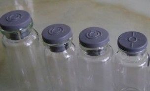 Η μηχανή σφυρίσματος εμβολιασμού καουτσούκ σε μικρά προϊόντα καουτσούκ που παράγουν μηχανή για ιατρικό καουτσούκ