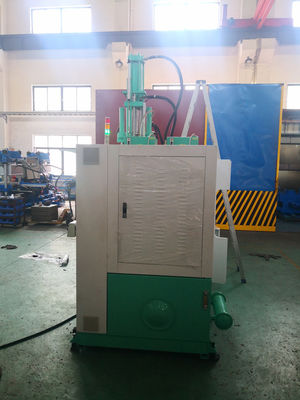 Κίνα Factory Price Εύκολο στη λειτουργία κάθετη ελαστική μηχανή εκτύπωσης εμβολιασμού για την κατασκευή κάλυψης σκόνης