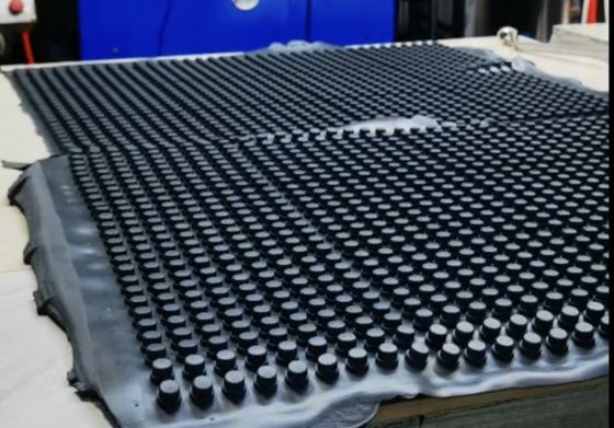 Λαστιχένια ΚΑΠ PLC δύναμης Calmp 300 τόνου κάλυψη ελέγχου που κάνει τη φόρμα την κενή μηχανή εγχύσεων συμπίεσης για ιατρικό
